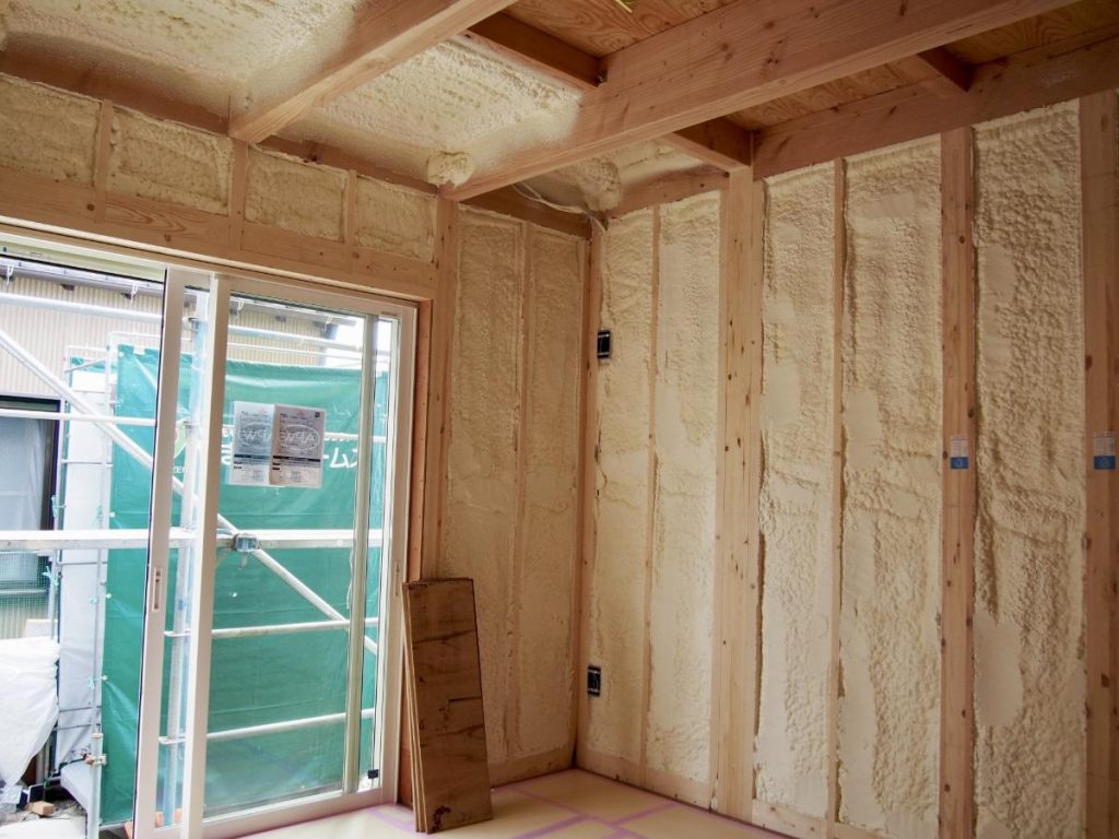 ４本セット！！年内　断熱材　リフォーム　DIY リフォームの断熱でDIYとプロ施工の違いとは？断熱材の種類を徹底解説